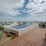 Location- 3-Bdr Penth-150 Mbps- Pool- Priv Rooftop