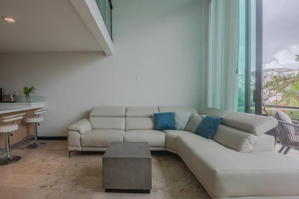 Location- 3-bdr Penth-150 Mbps- Pool- Priv Rooftop Apartamento Playa del Carmen