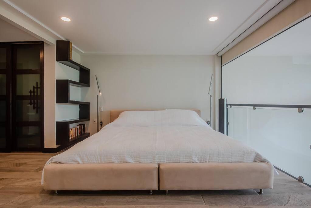 Location- 3-bdr Penth-150 Mbps- Pool- Priv Rooftop Apartamento