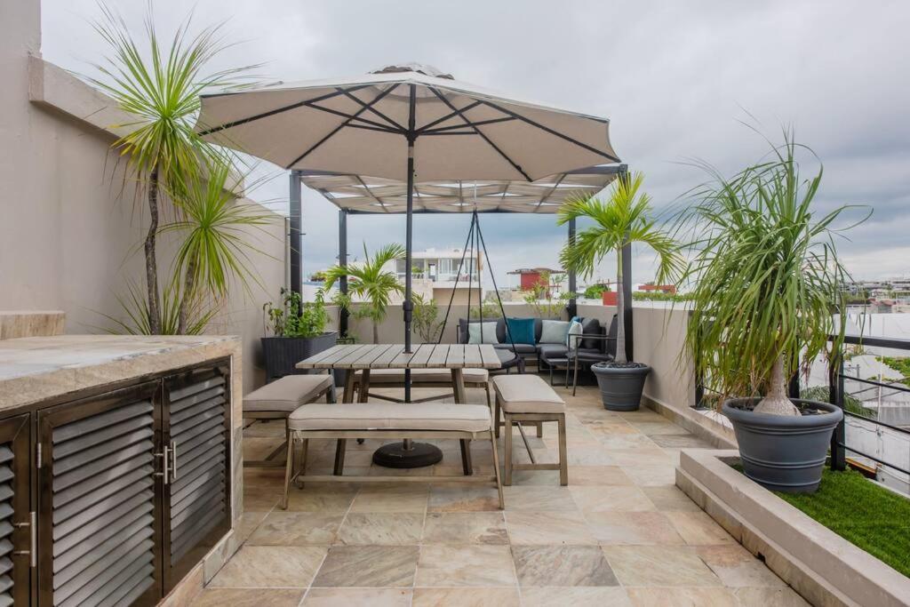 Location- 3-bdr Penth-150 Mbps- Pool- Priv Rooftop Apartamento *