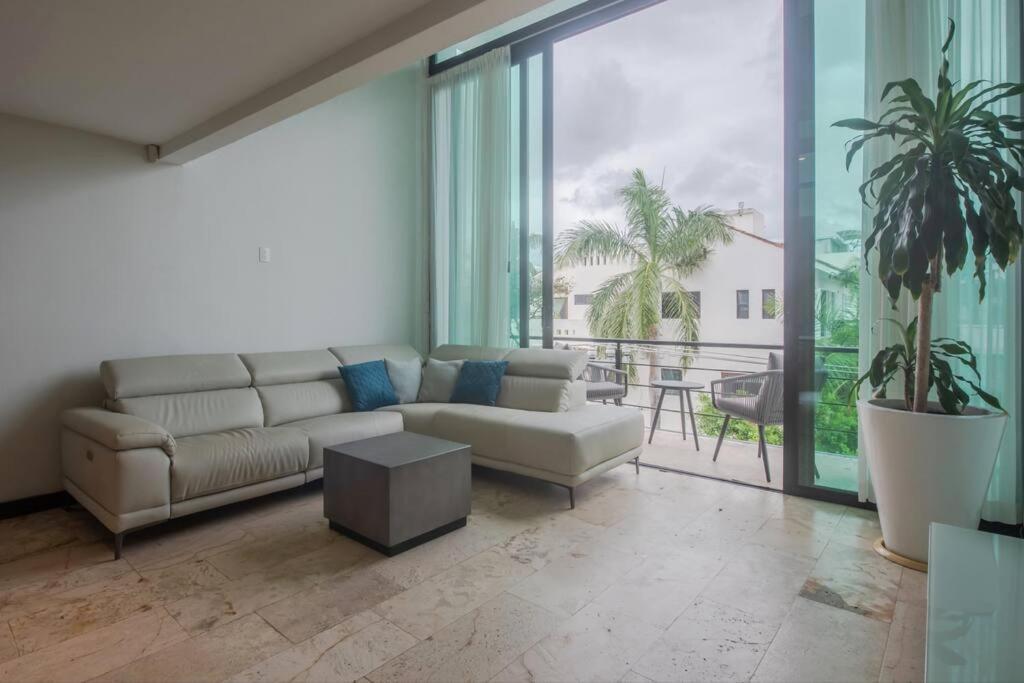 Location- 3-bdr Penth-150 Mbps- Pool- Priv Rooftop Apartamento Playa del Carmen