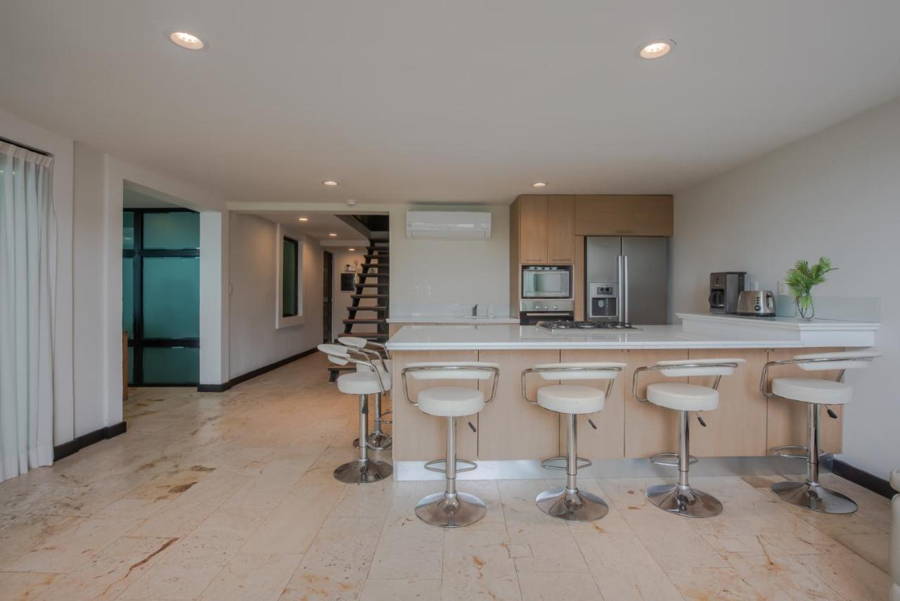 Location- 3-bdr Penth-150 Mbps- Pool- Priv Rooftop Apartamento Playa del Carmen